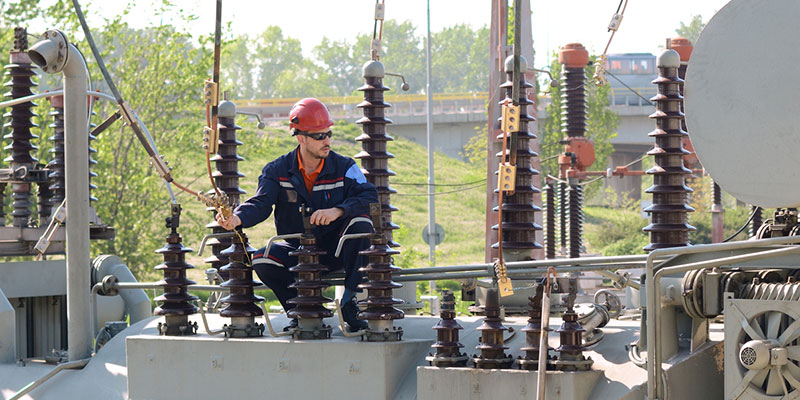 Signs It’s Time to Consider Transformer Repair and Rebuild